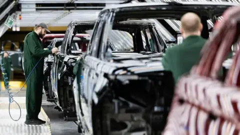 Jaguar Land Rover Vendor Network Workers Allegedly Told to Apply for Universal Credit, Union States