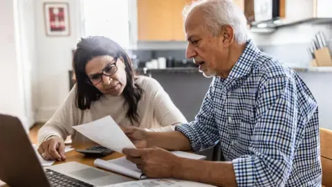 Government Pension Set to Rise by 4.7% Beginning in April